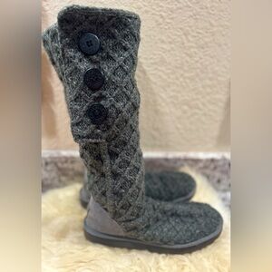 UGG on sale?! YES! Classic Cardigan Boot.  Adjustable height and width.  Size 9